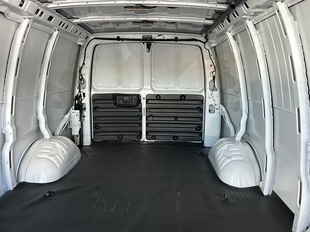 2025 Chevrolet Express Cargo 3500 WT