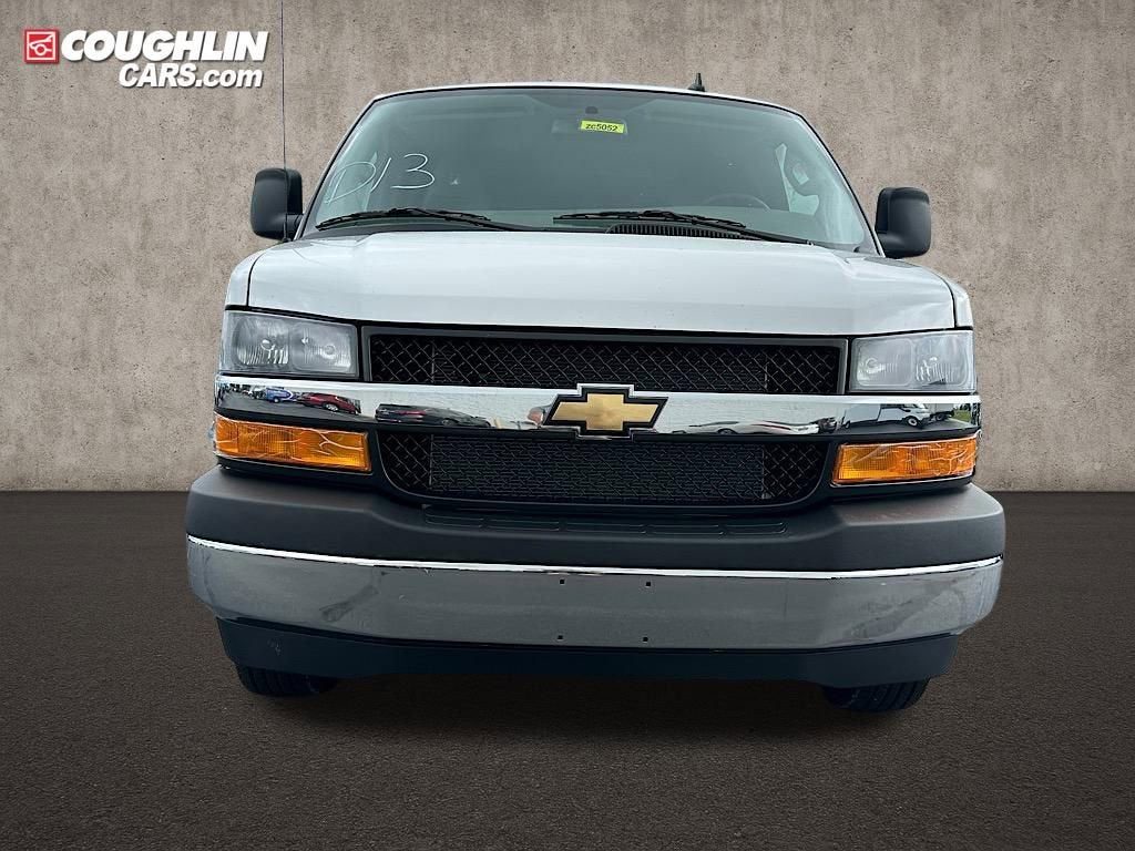 2025 Chevrolet Express Cargo WT