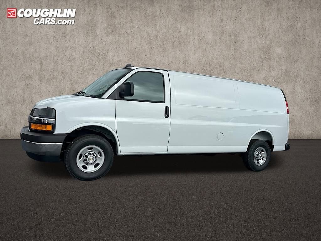 2025 Chevrolet Express Cargo WT
