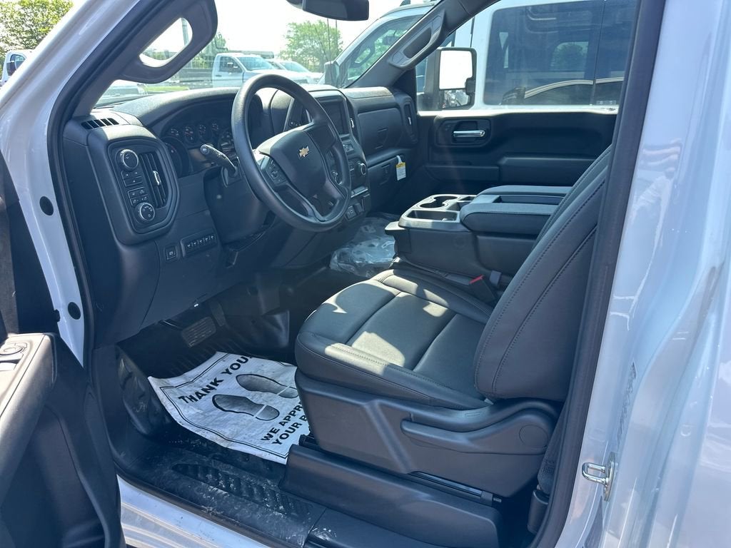 2024 Chevrolet Silverado 6500 HD Work Truck