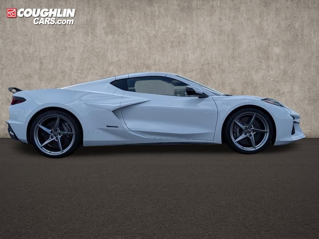 2025 Chevrolet Corvette E-Ray 1LZ