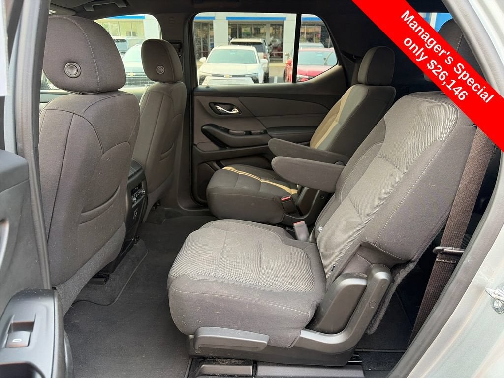 2023 Chevrolet Traverse LT Cloth