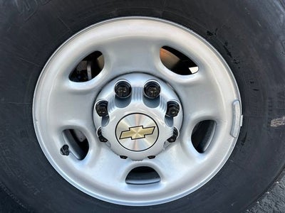 2025 Chevrolet Express Cargo WT