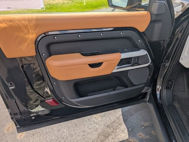 2023 Land Rover Defender S