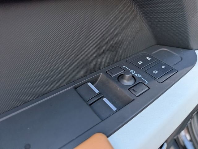 2023 Land Rover Defender S